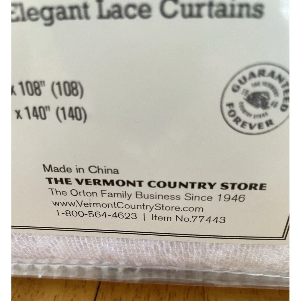 Vintage Style White Lace Tablecloth 60 x 140 Vermont Country Store NIP Floral